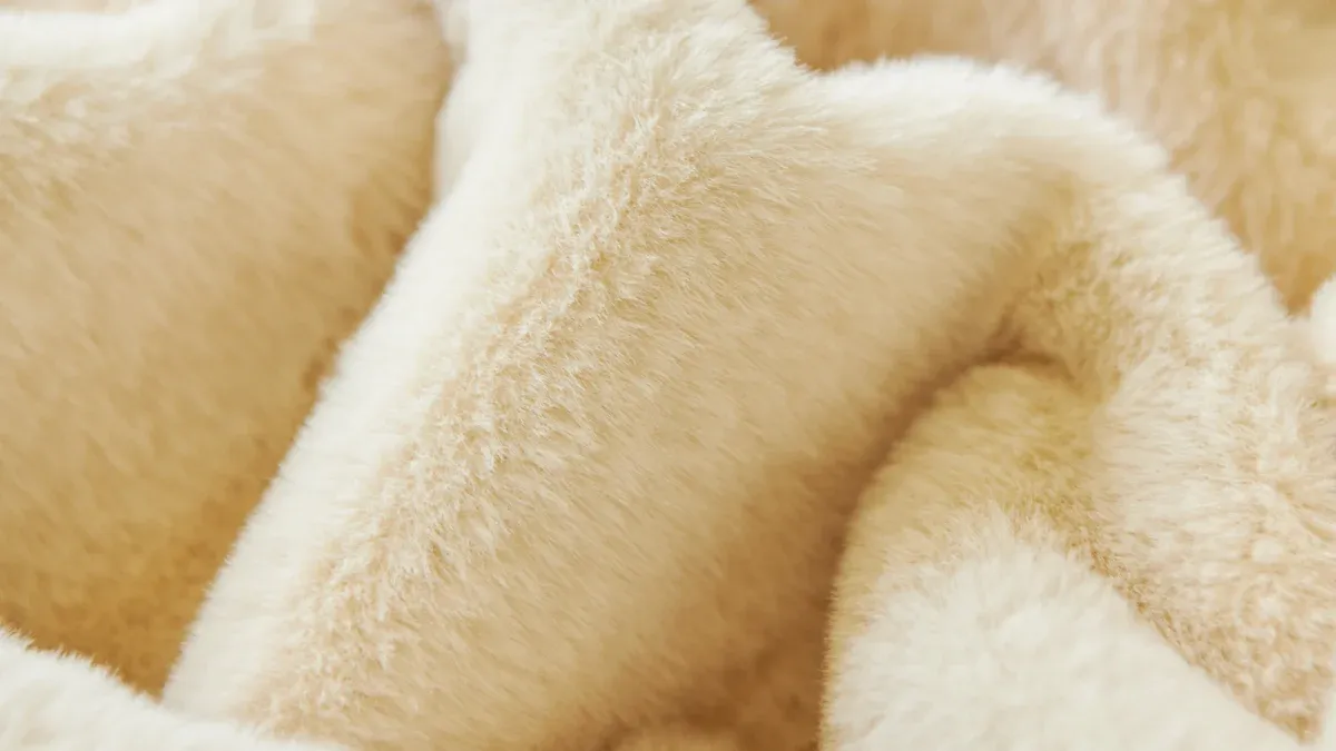 Fleece & Sherpa Blankets