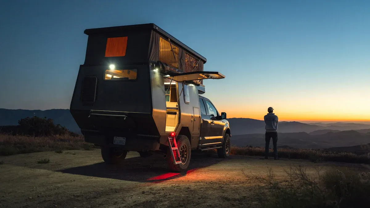 Escapod TOPO2 Voyager