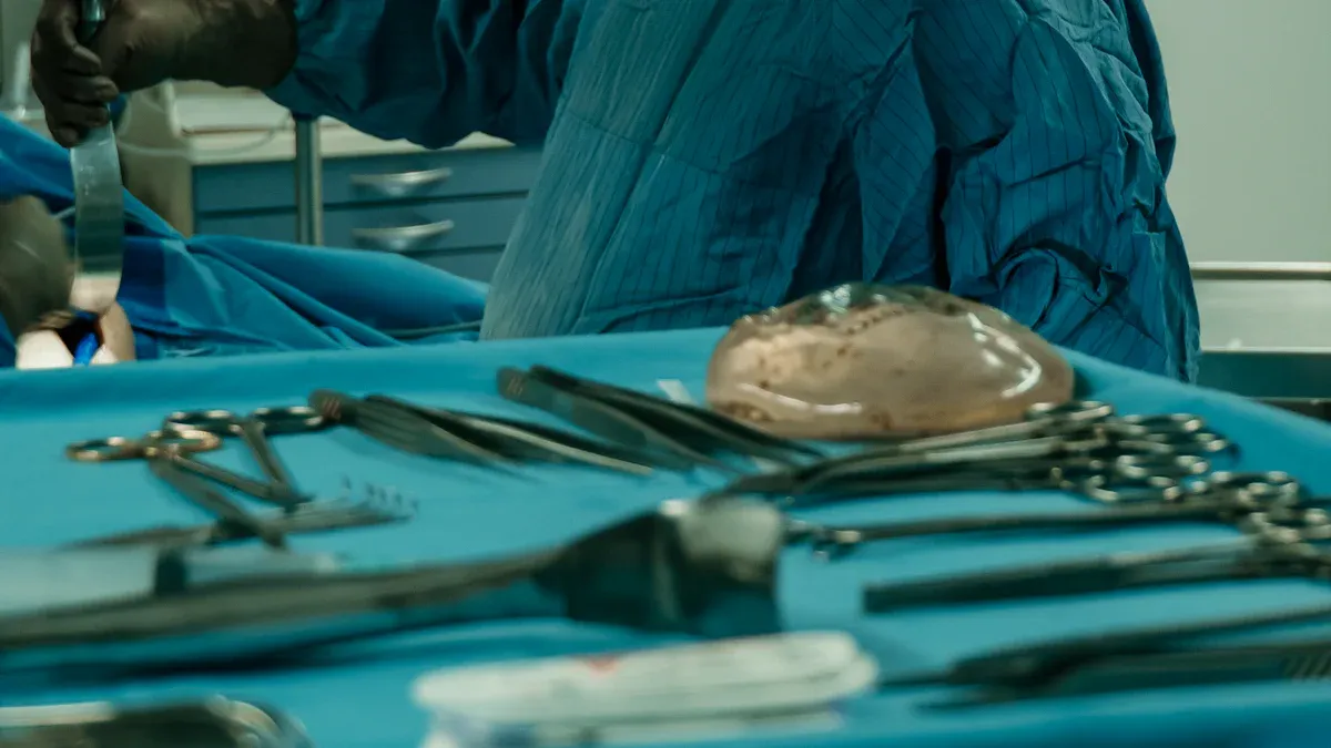 How Customizable Nitinol Stent Tubing Enhances Neurosurgical Precision