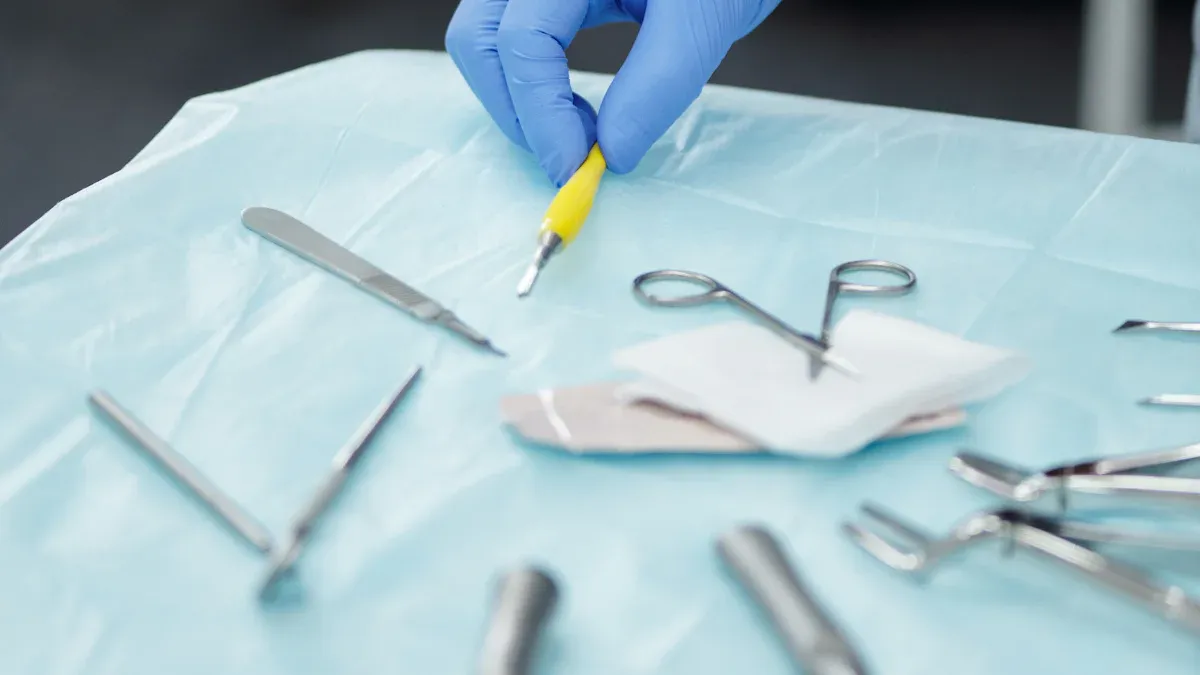 Applications of Nitinol tubing in endoscopic instruments
