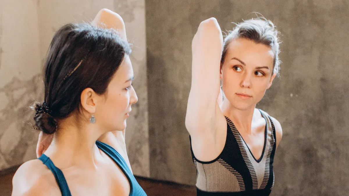 How to Choose Trending Yoga Tops