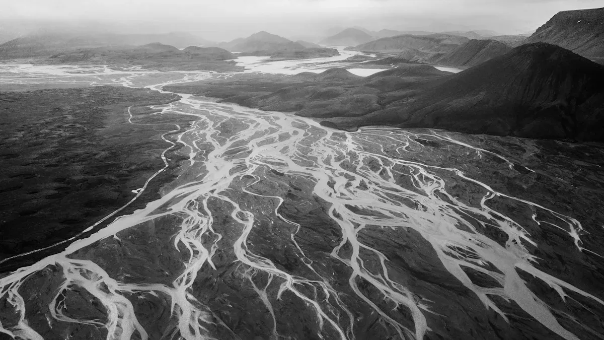 How the Medallion Model Unifies Batch and Streaming Data Processing