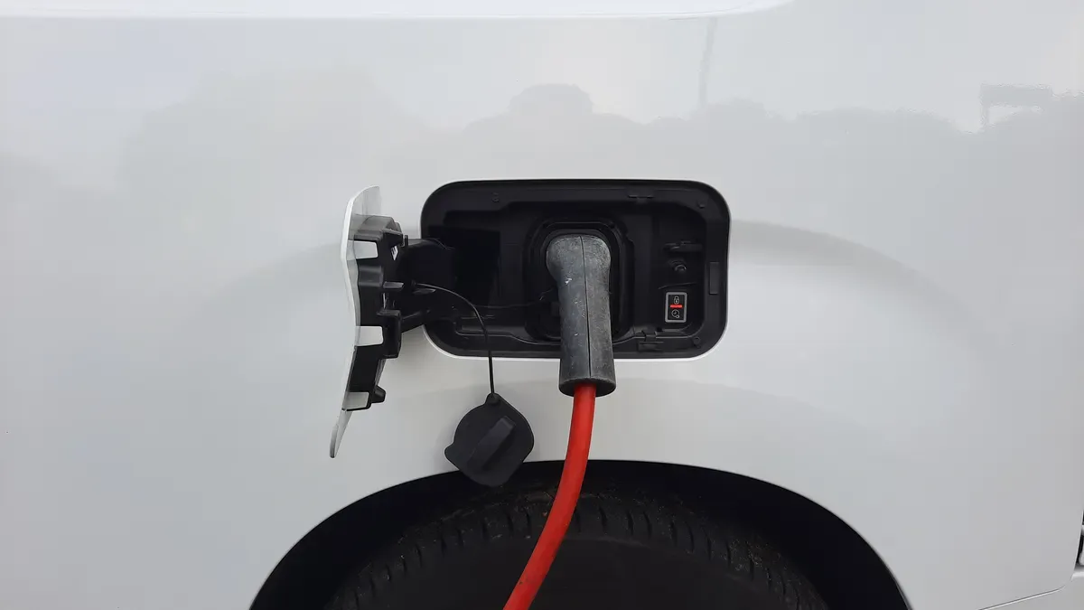 Connectors and Cross-Standard Adapters for Global Routes