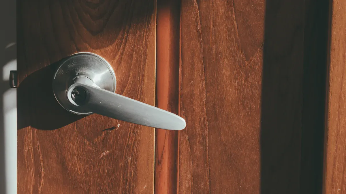 Top Tips for Emergency Locksmith Services in Northfield 2025