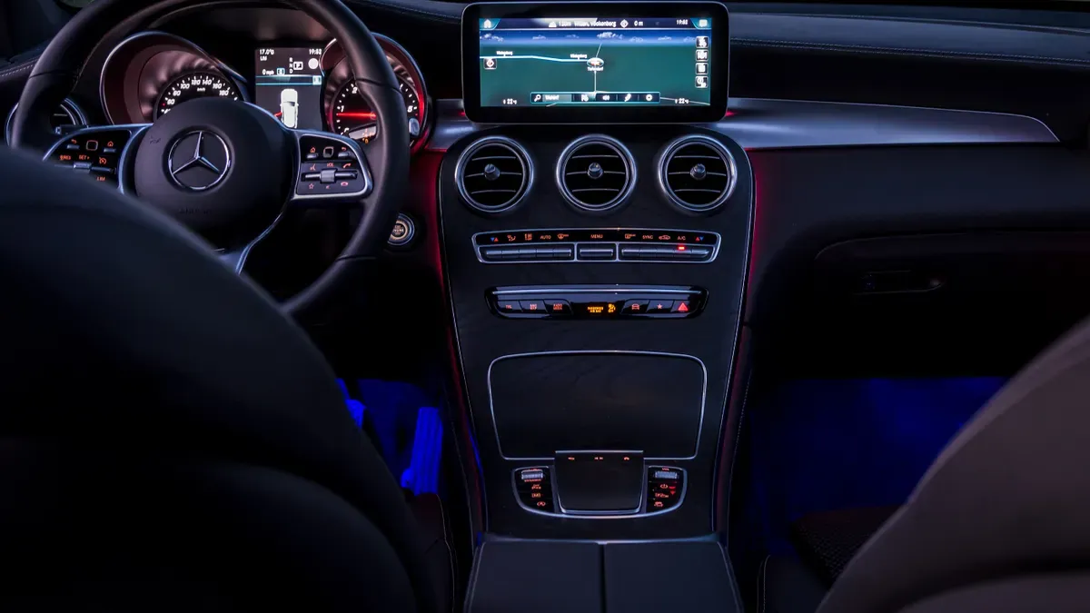 Modernizing Your Drive with Car Screen Replacement
