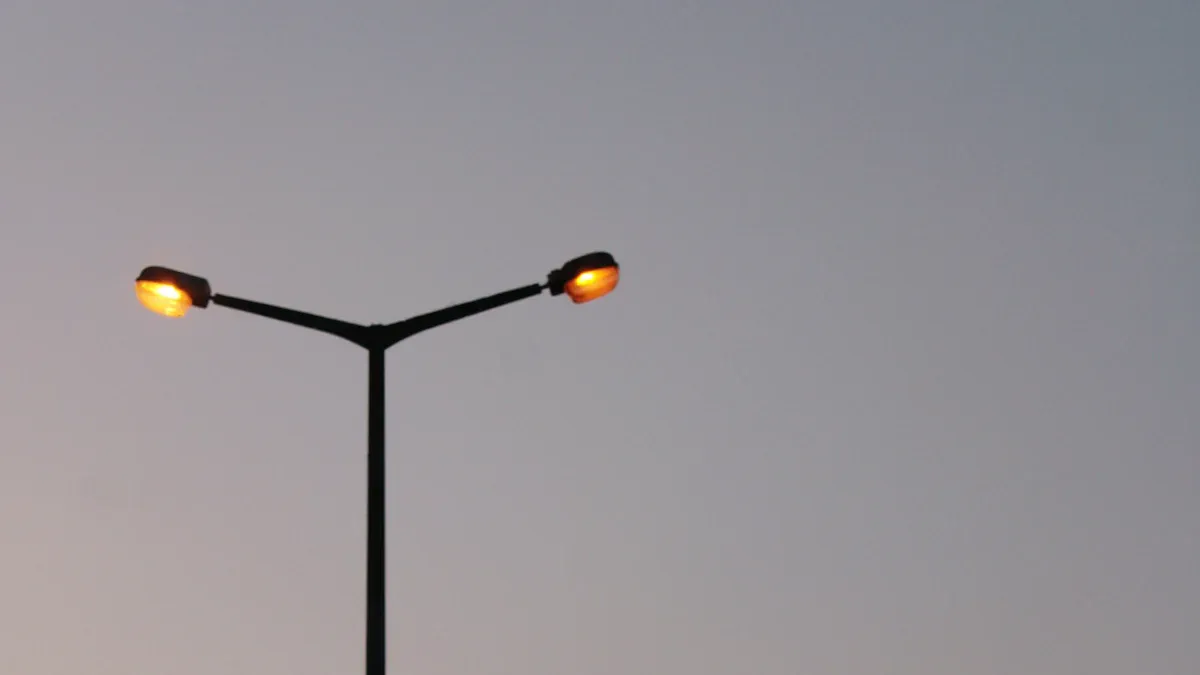 The upstream and downstream of the street lamp industry and its industrial cluster