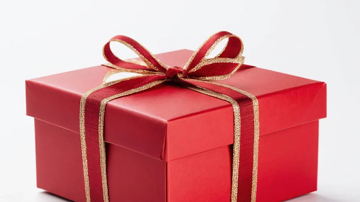 Customizing Paper Gift Boxes