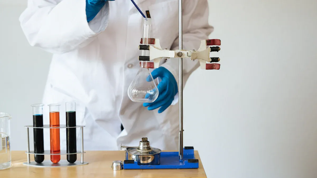 Stainless Steel Cookware: Material Identification (Martensite/Austenite) and Corrosion Resistance.