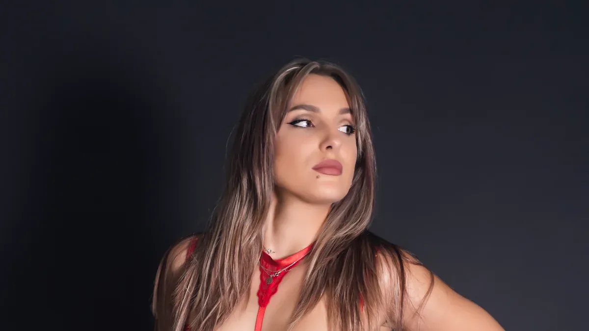 Top Tips for Choosing Comfortable and Stylish Lingerie Sets Online