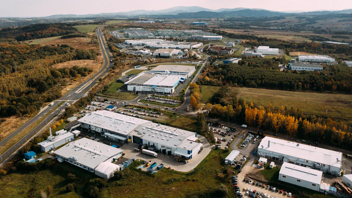 How Urban Distribution Centers Optimize Last-Mile Delivery