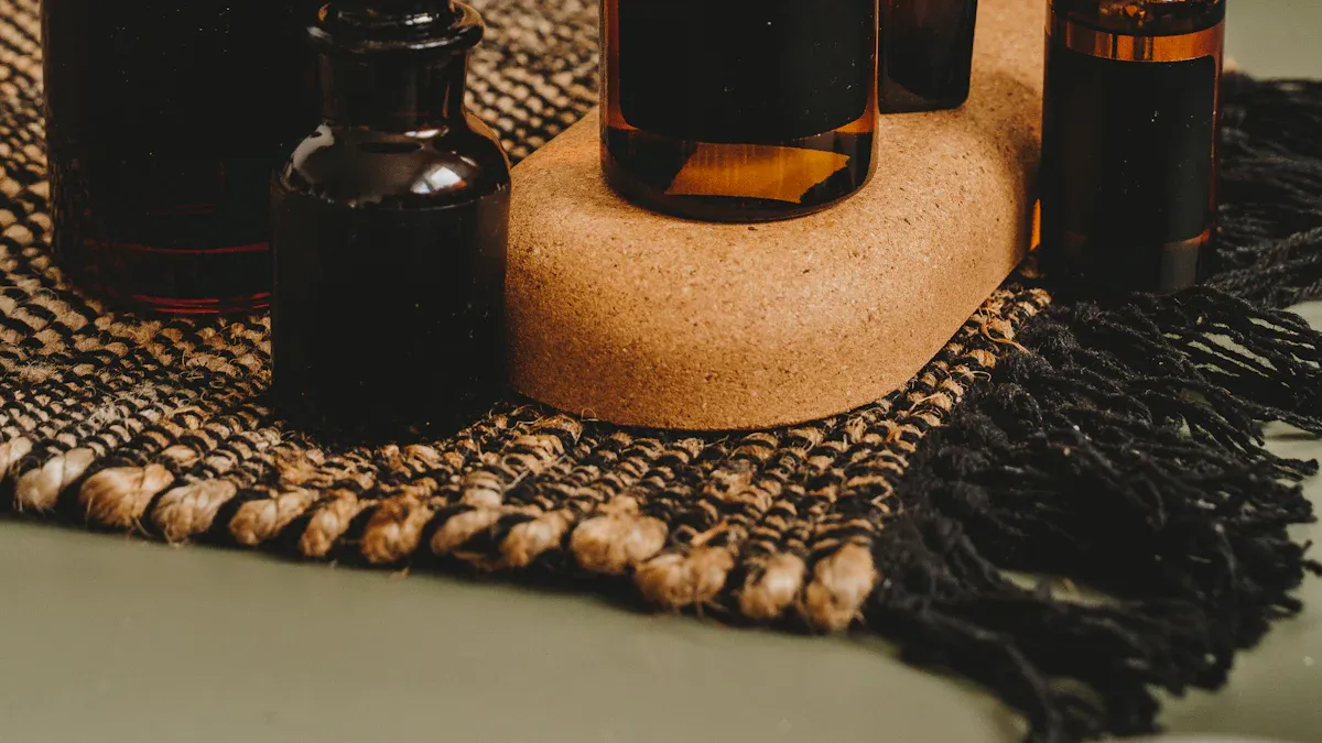 Why Should You Choose Amber Glass When Packaging Beauty Products?