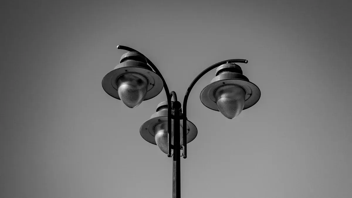 Main lamp pole configurations