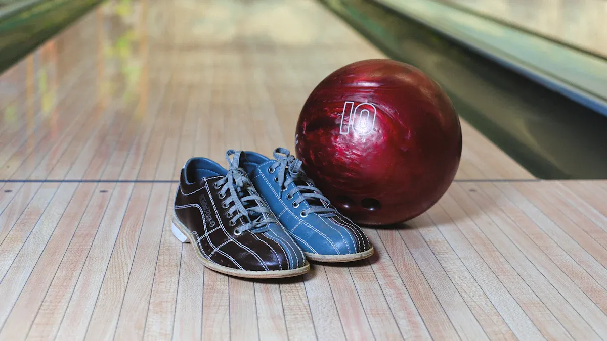 How to Choose the Right Men's Bowling Shoes