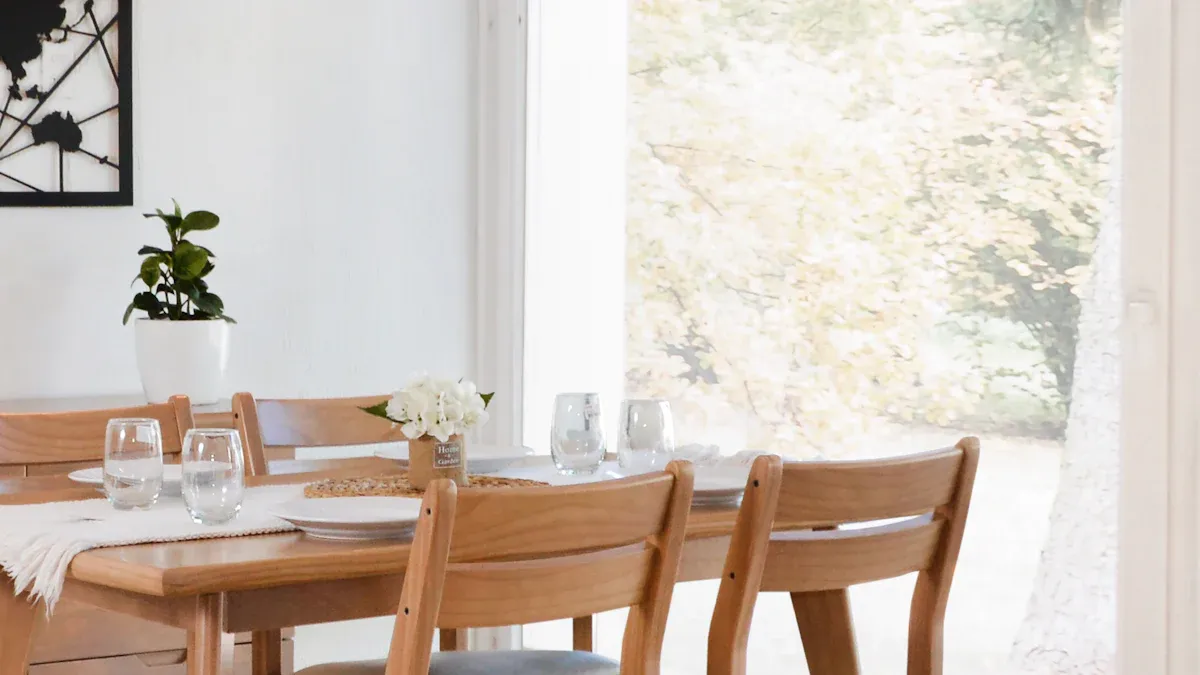 Fireproof Board vs. Solid Wood: Which Tabletop is Best for High-Traffic Fast Food Restaurants?