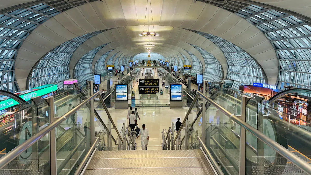 How cashierless convenience stores work in airports