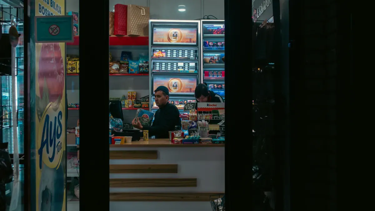 Simulating and Implementing Multi-Camera AI Retail Systems Scenarios