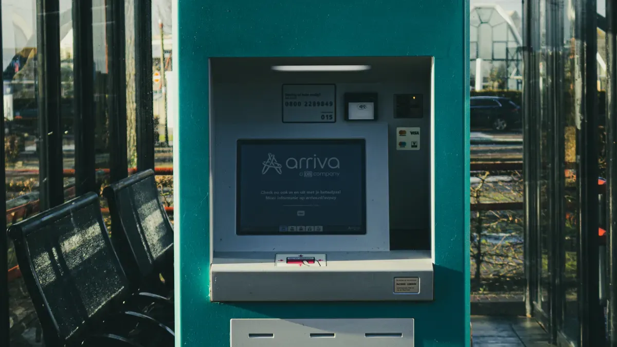 Smart AI Retail Helps Airports Stop Crowded Lines