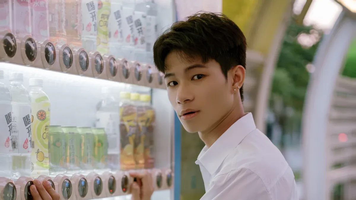 How T-Shirt Vending Machines Are Revolutionizing On-Demand Fashion