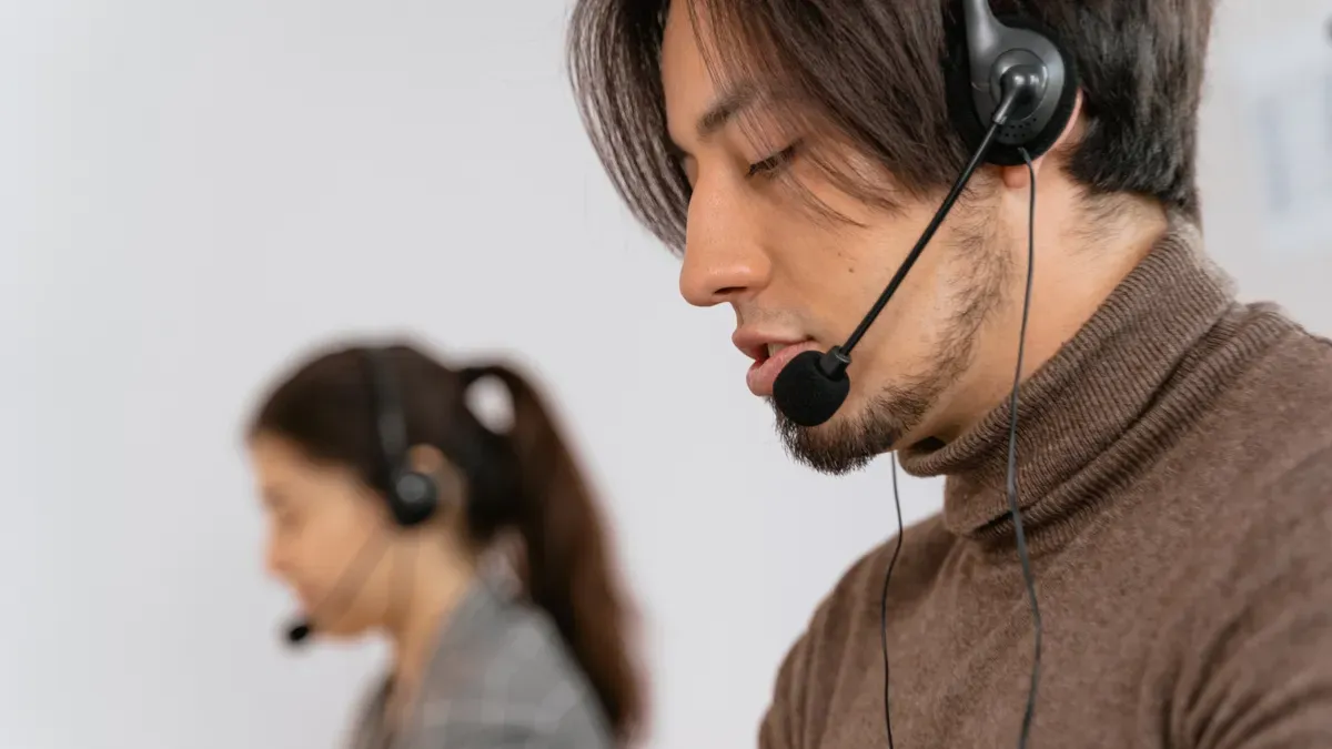 How AI Cuts RetAIl Labor Costs Without Sacrificing Customer Service