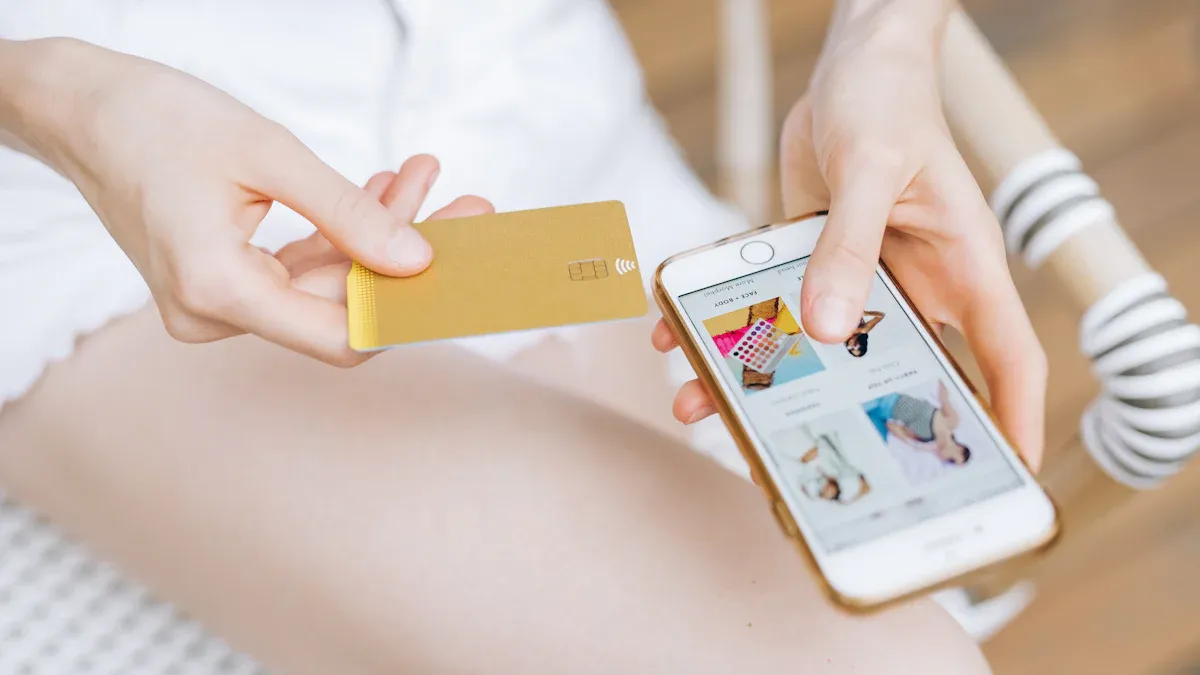 How Free Shopping Applications Are Transforming the Brick-and-Mortar Retail Experience
