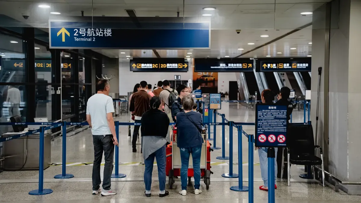 How Can Airport Retailers Reduce Queues with Queue Management Systems