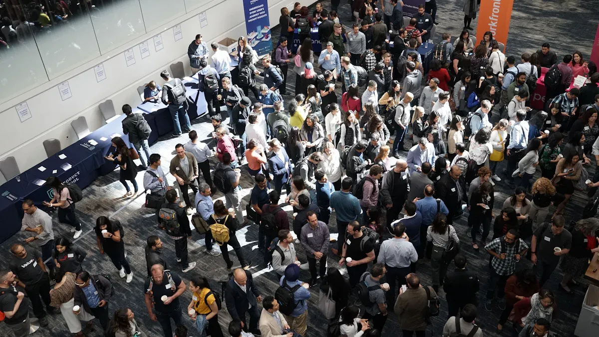 Understanding peak passenger flow in airport retail