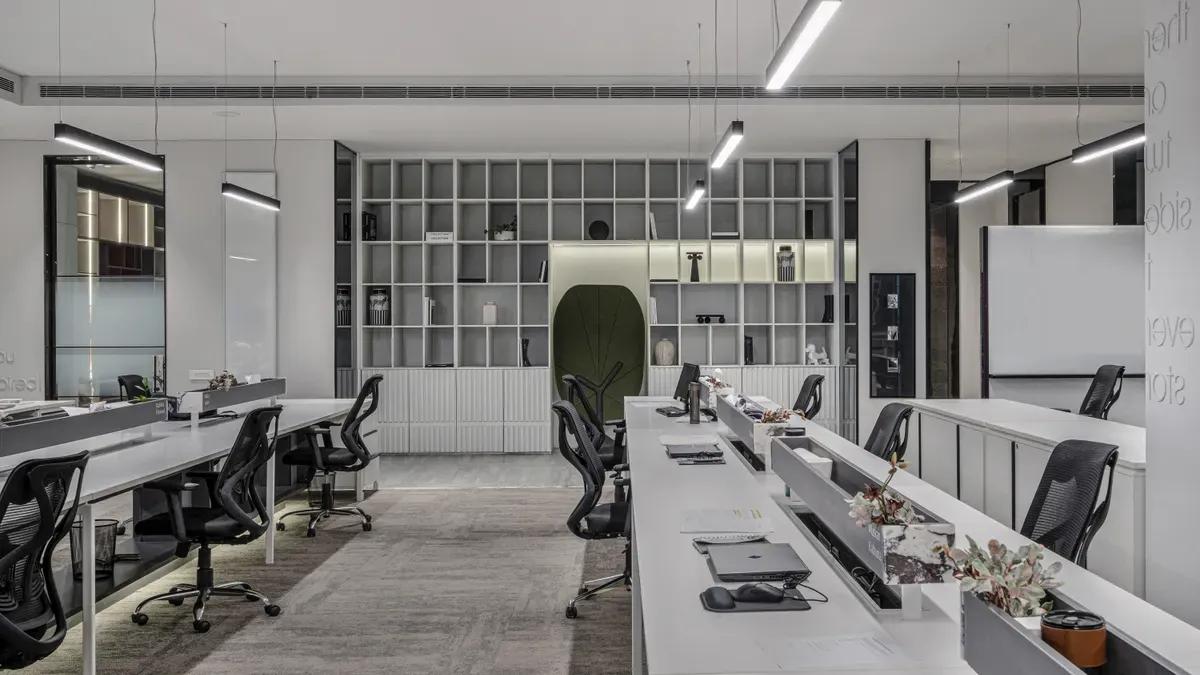 How smart stores improve employee satisfaction by cutting drudgery