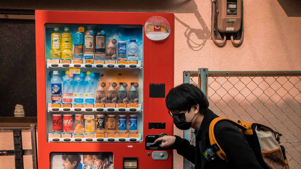 Japan'
                style=
