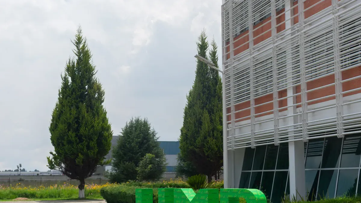 Shopping experience on corporate campuses