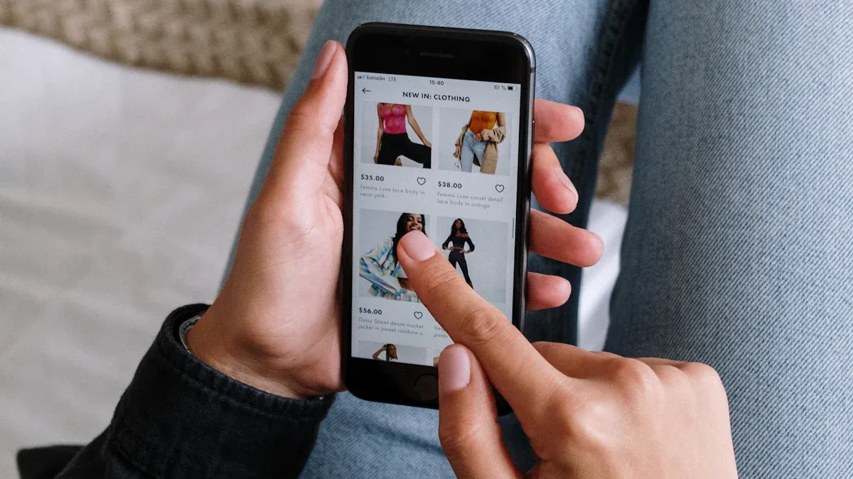 Key Benefits of Free Shopping Applications in Brick-and-Mortar Stores