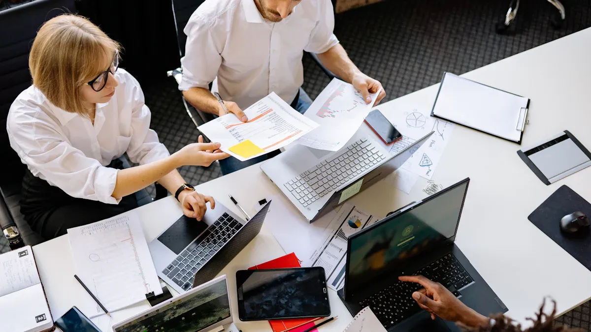 Claude Cowork vs. Traditional AI Collaboration