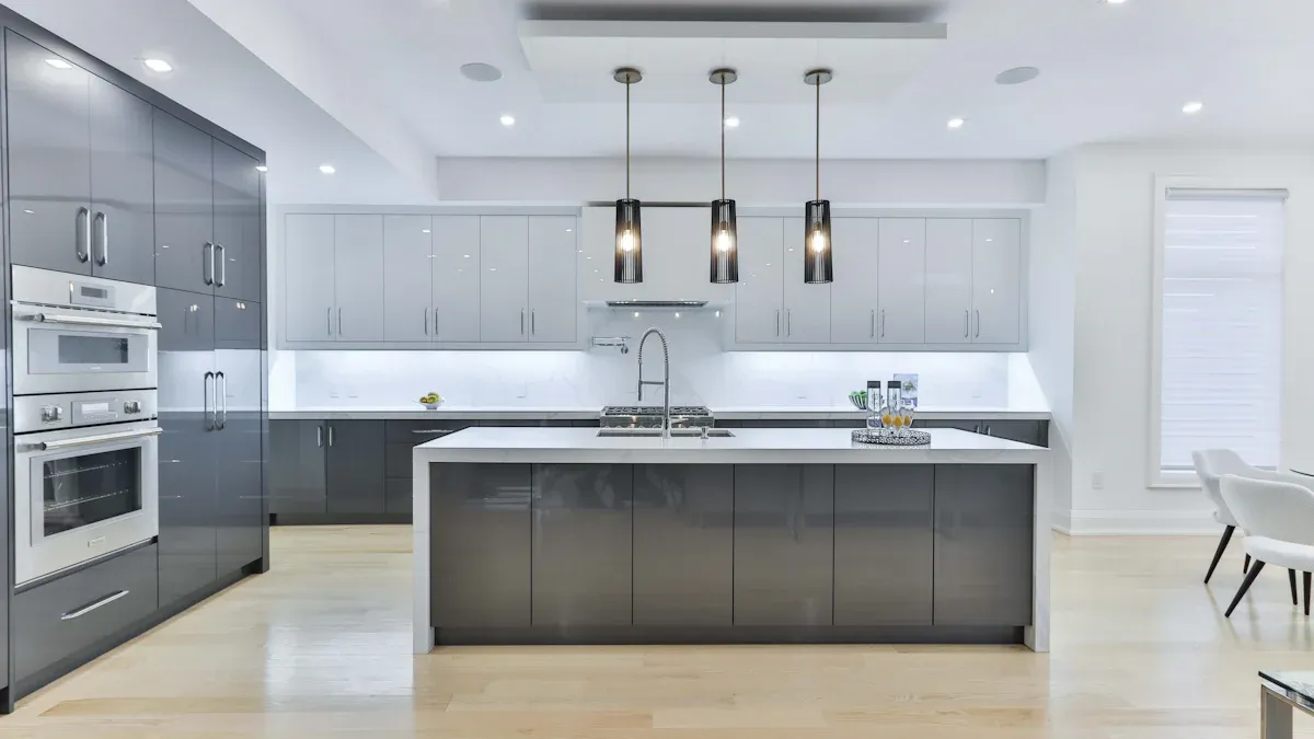 Combining Materials in Kitchen Trolleys