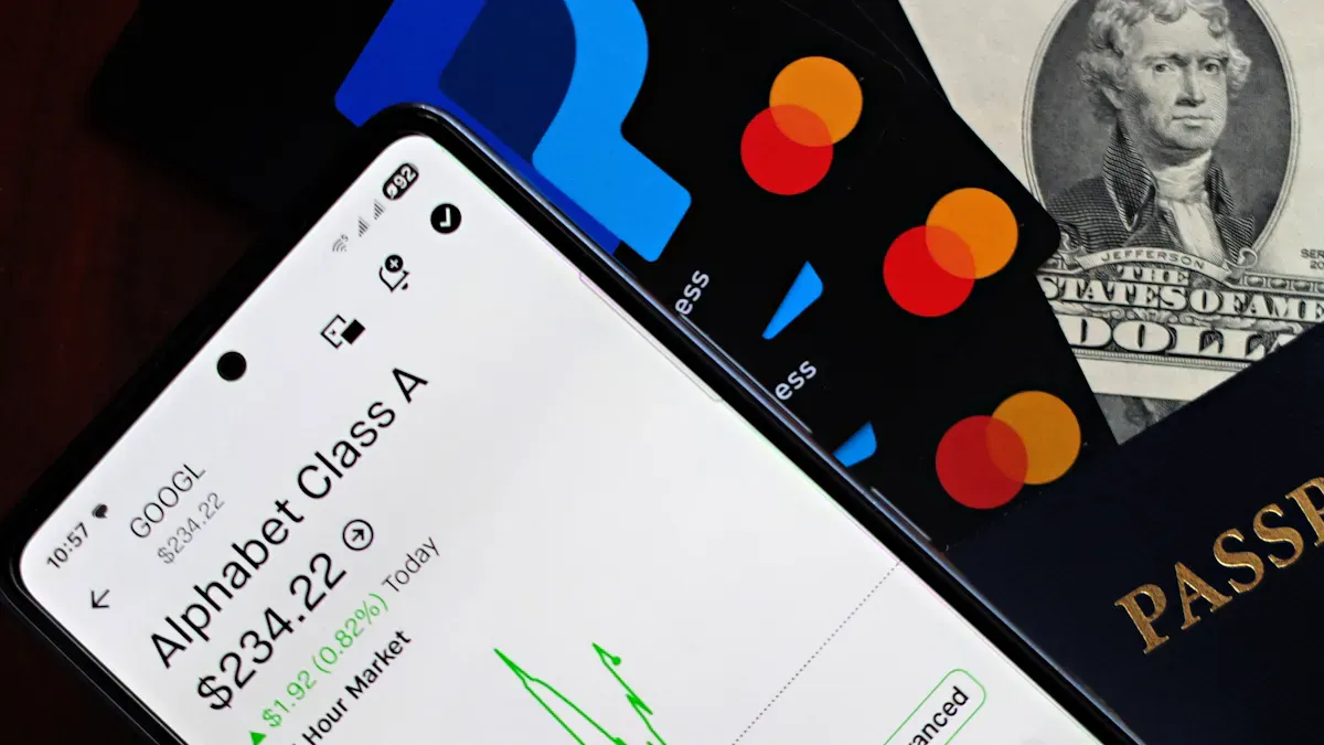 他の仮想通貨デビットカードとの比較