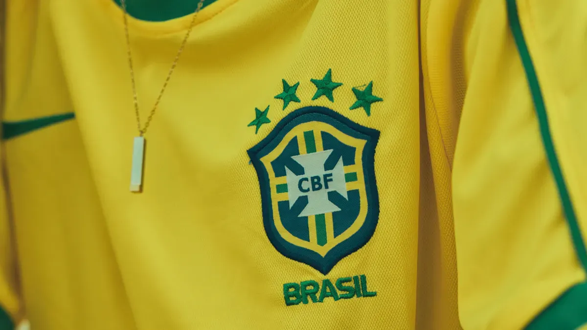 Detalhes de qualidade em camisas de futebol para revenda