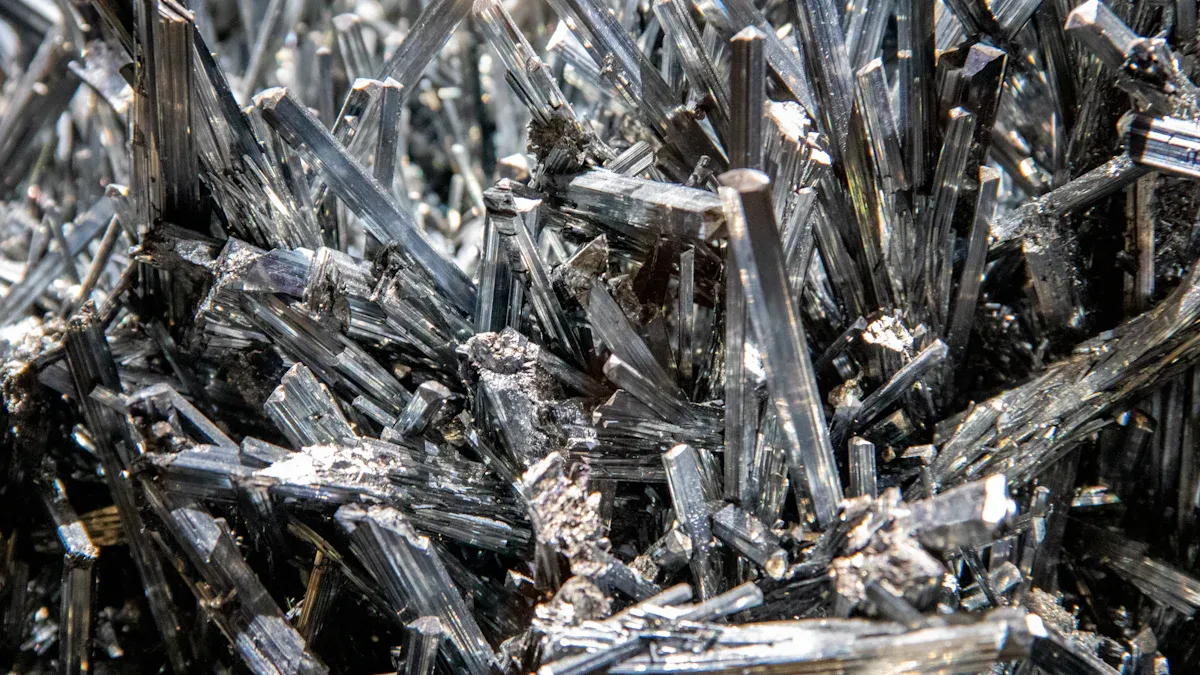 La stibine : pierre rare pour introspection profonde