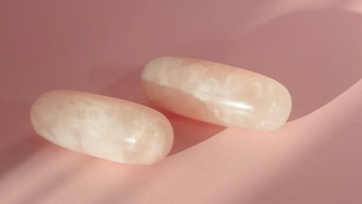Les bienfaits et les risques de se doucher avec des pierres naturelles