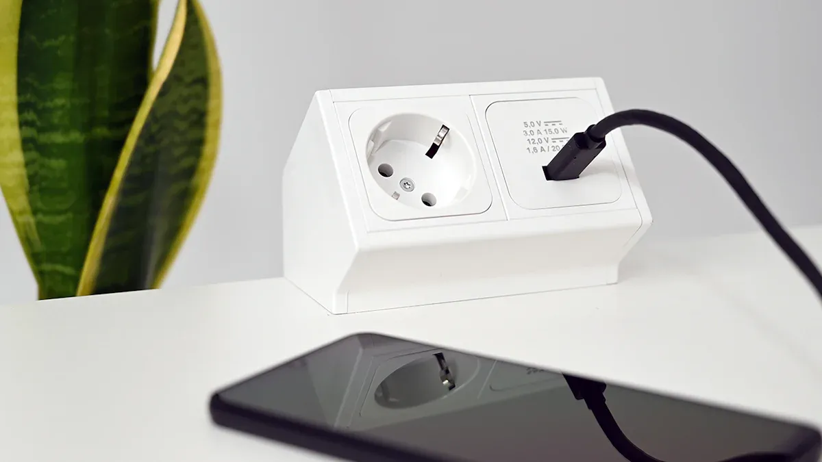 15 Ampere Socket vs 20 Amp Socket