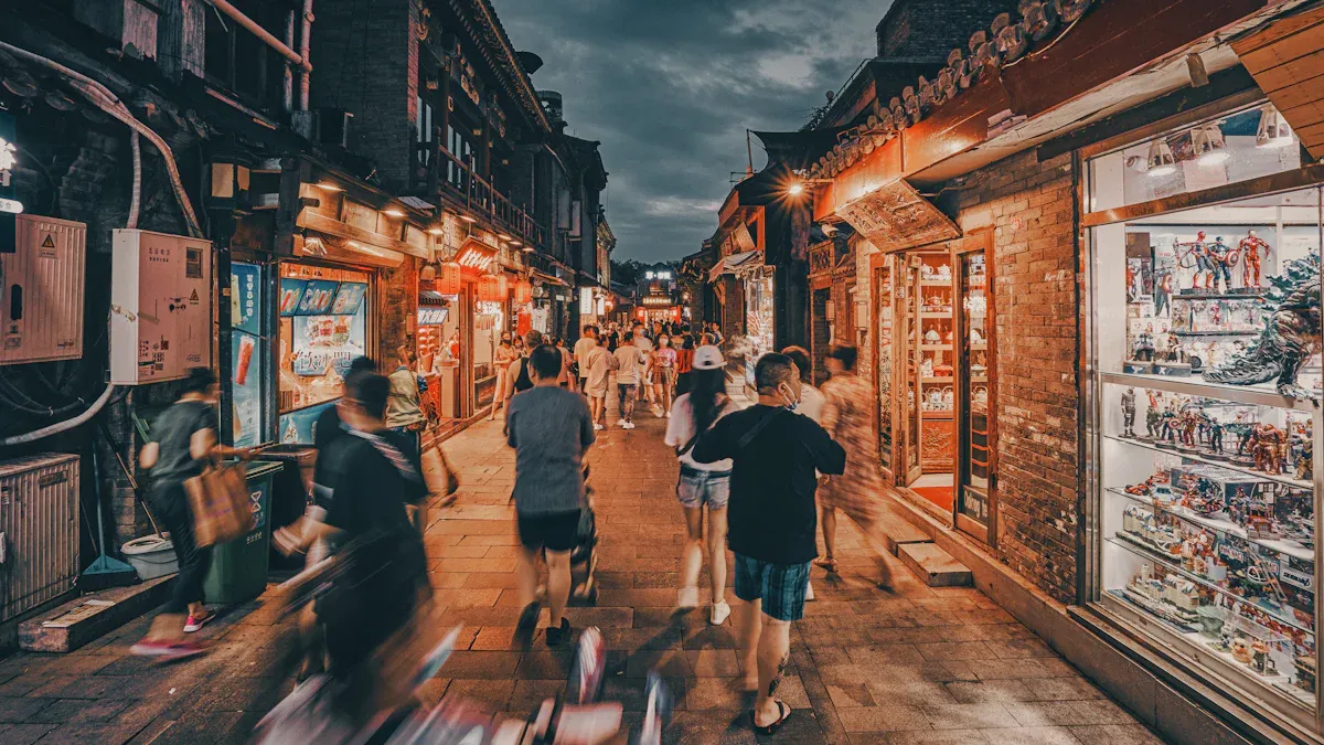 Plan Your Perfect Beijing City Walk: Top Hutong tour Routes (Nanluoguxiang & Shichahai)