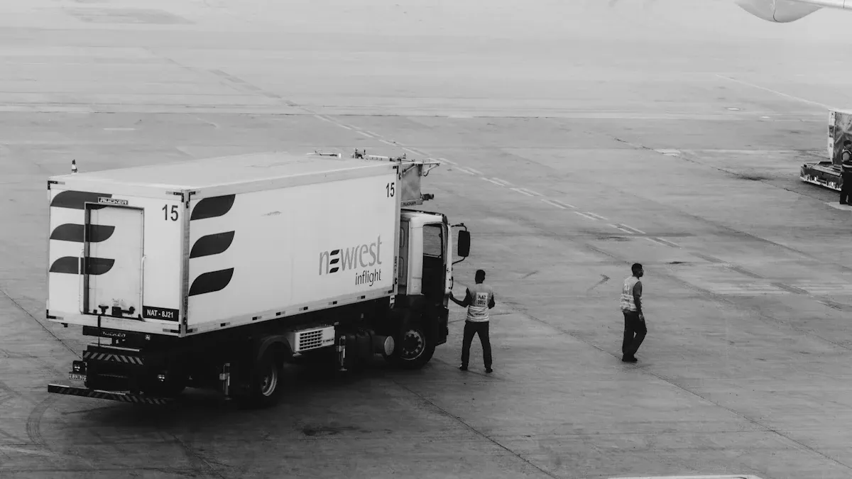 How Logistics Brokers Operate