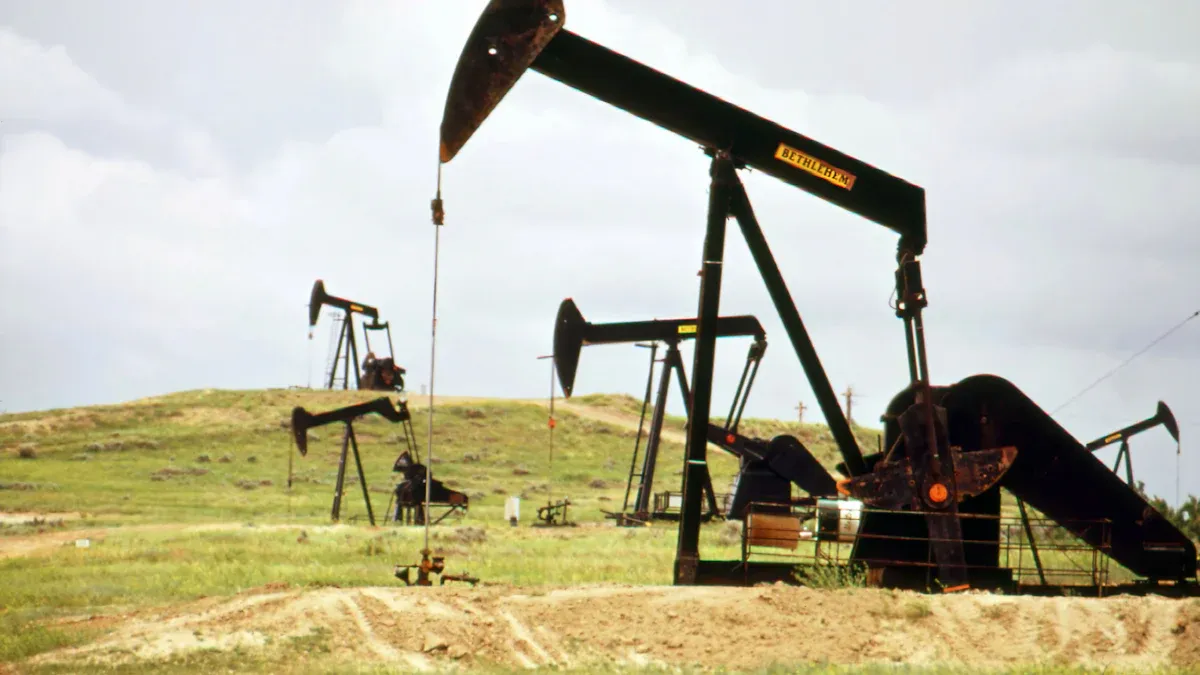 Oil Drilling Rig Max Penetration Prevents Stalling