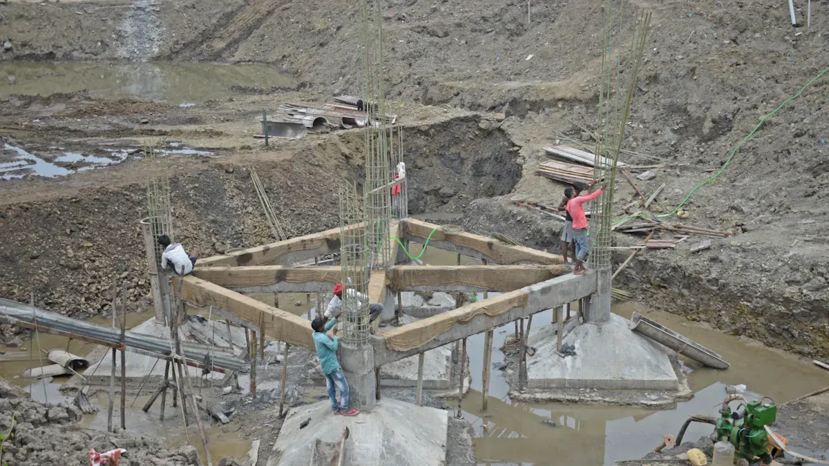 Pile Driver 1700kN Force Controls Deep