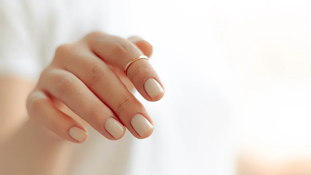 Minimalist white nails as the most fashionable trend this year