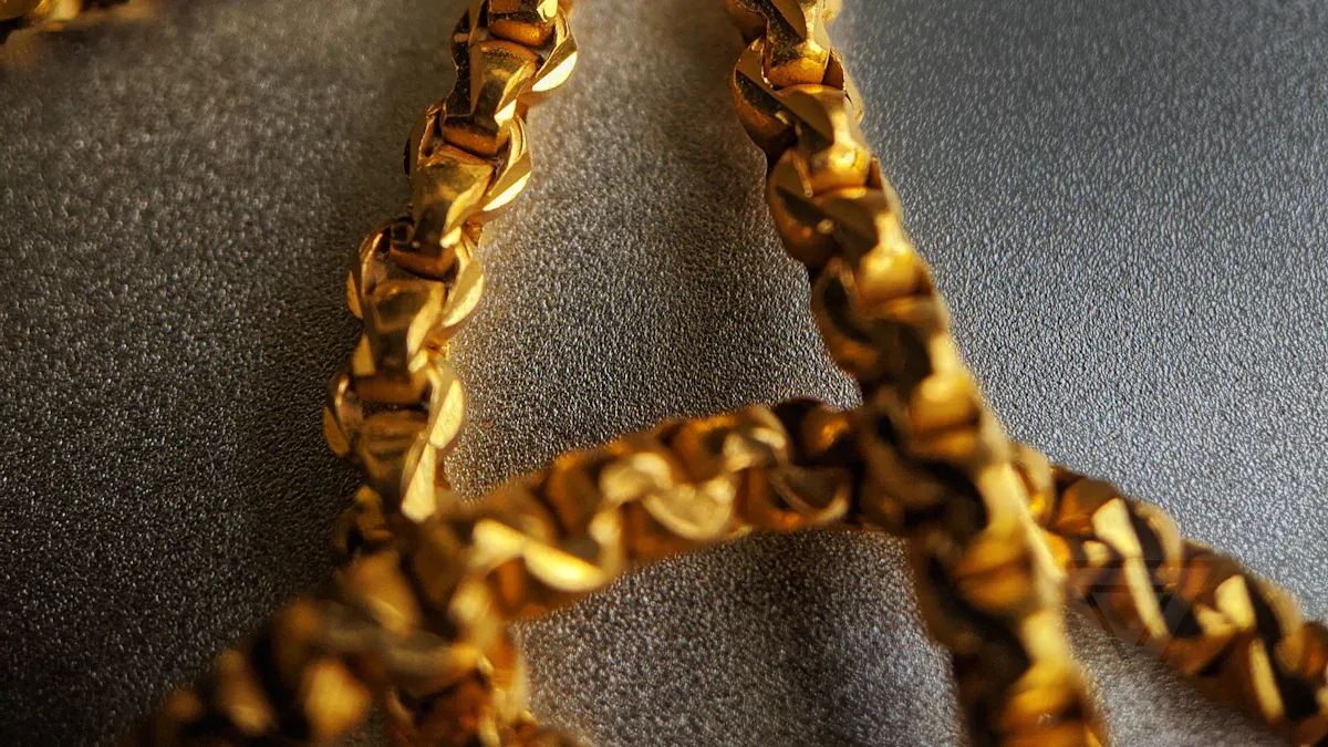 Style and Versatility of Metal Chains