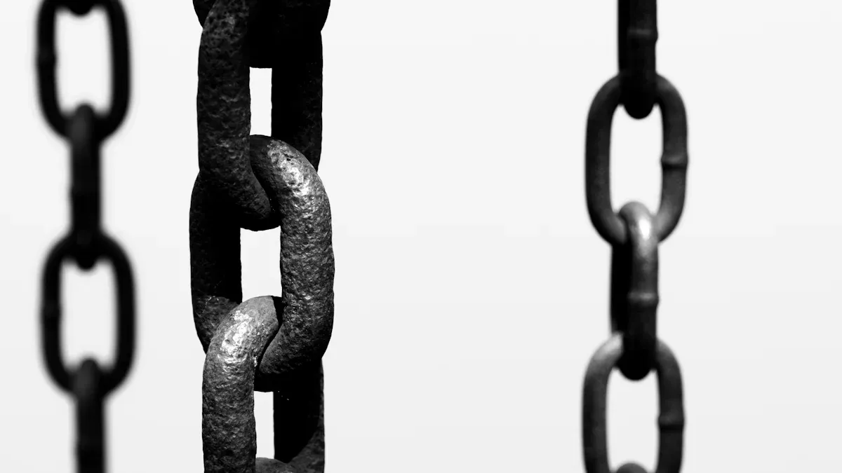 Comparación detallada entre cadenas de acero y cadenas de eslabones metálicos