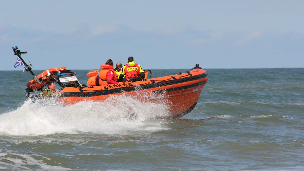 Как выбрать скоростной катер для ВОСВОД? Ключевые характеристики и оснащение