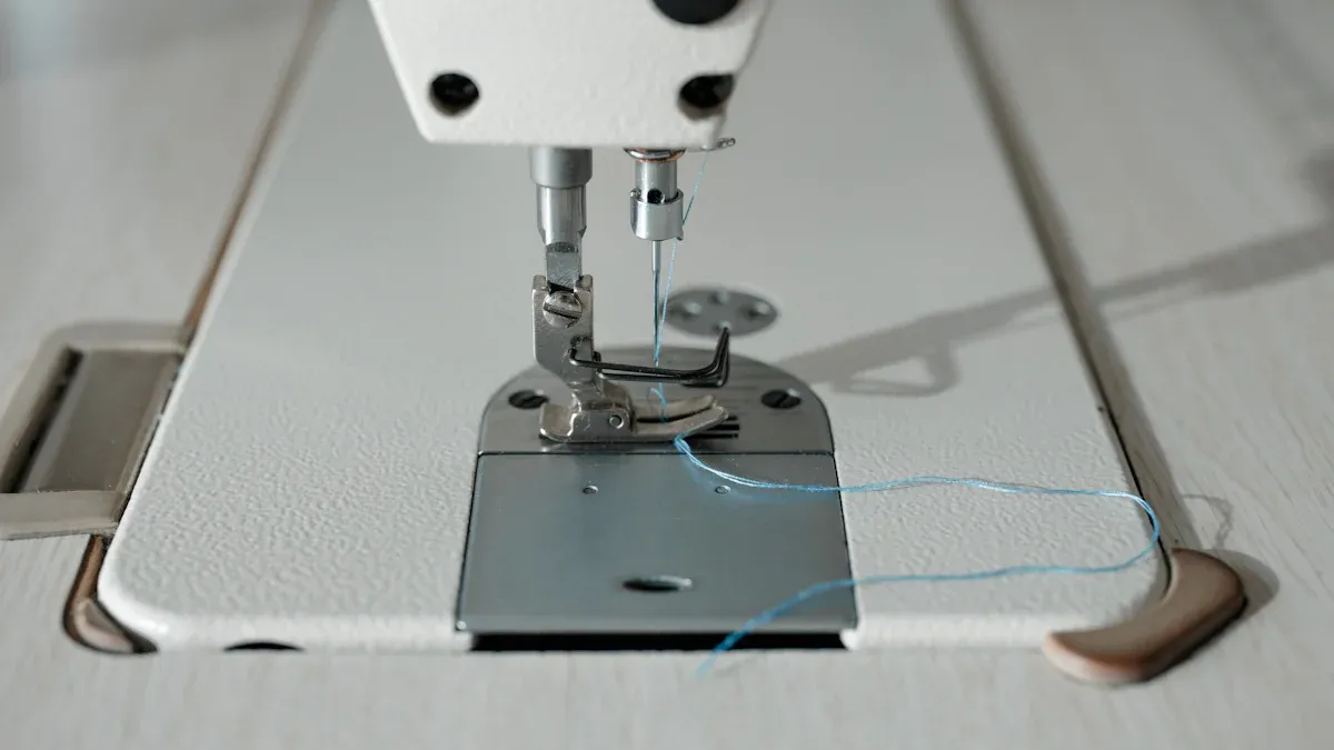 Cho ch&oacute; ăn mặc v&agrave; k&yacute; hiệu