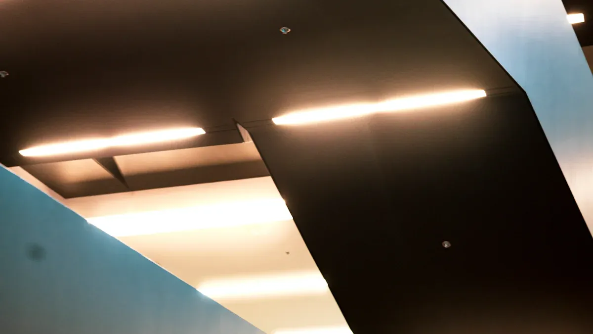 Grille Linear Spotlight Explained: Design, Structure and Applications