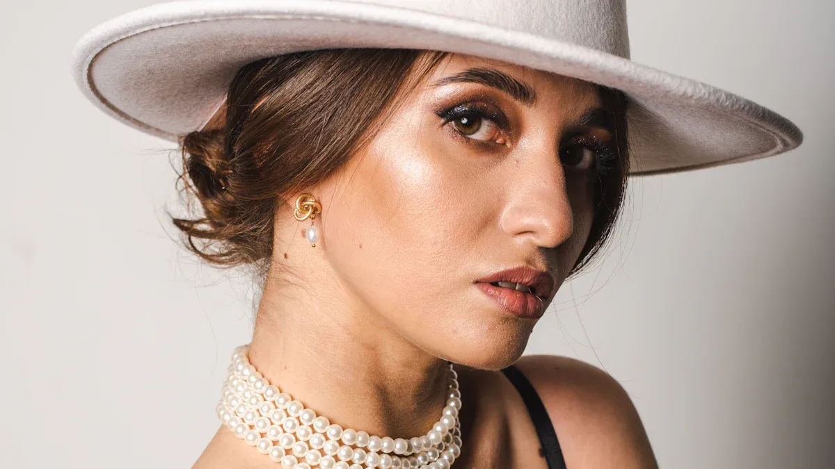 Pairing Pre-Owned Jewelry with 2025 Trends