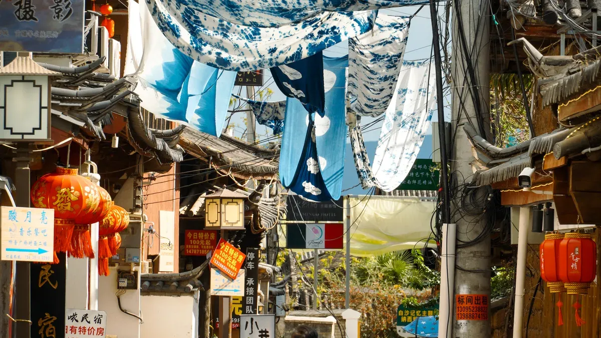 Food, Accommodation, and Tours in Lijiang