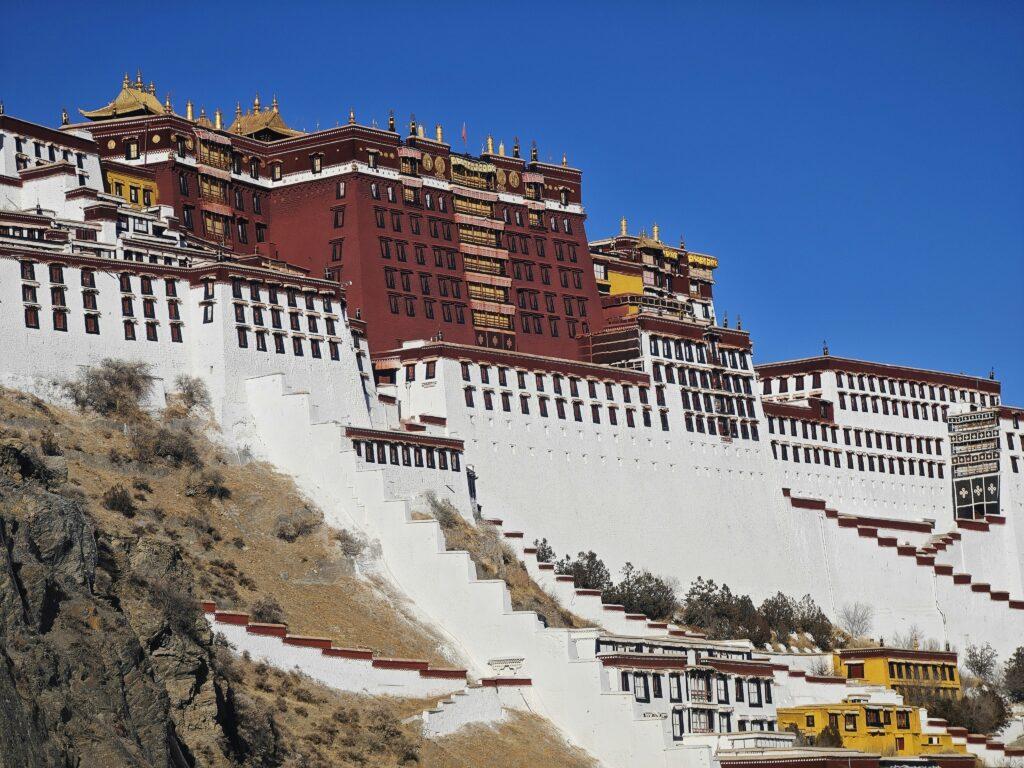 8-Day Tibet Tour: Discover Lhasa and Nyingchi’s Stunning Beauty and Rich Culture
